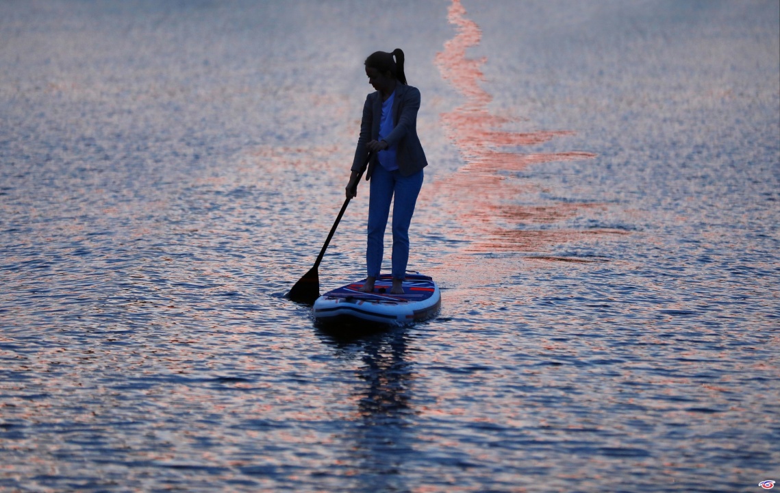 Девушка с веслом.jpg